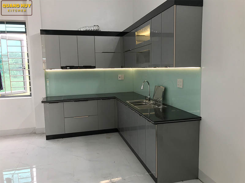 tu-bep-inox-canh-kinh-3