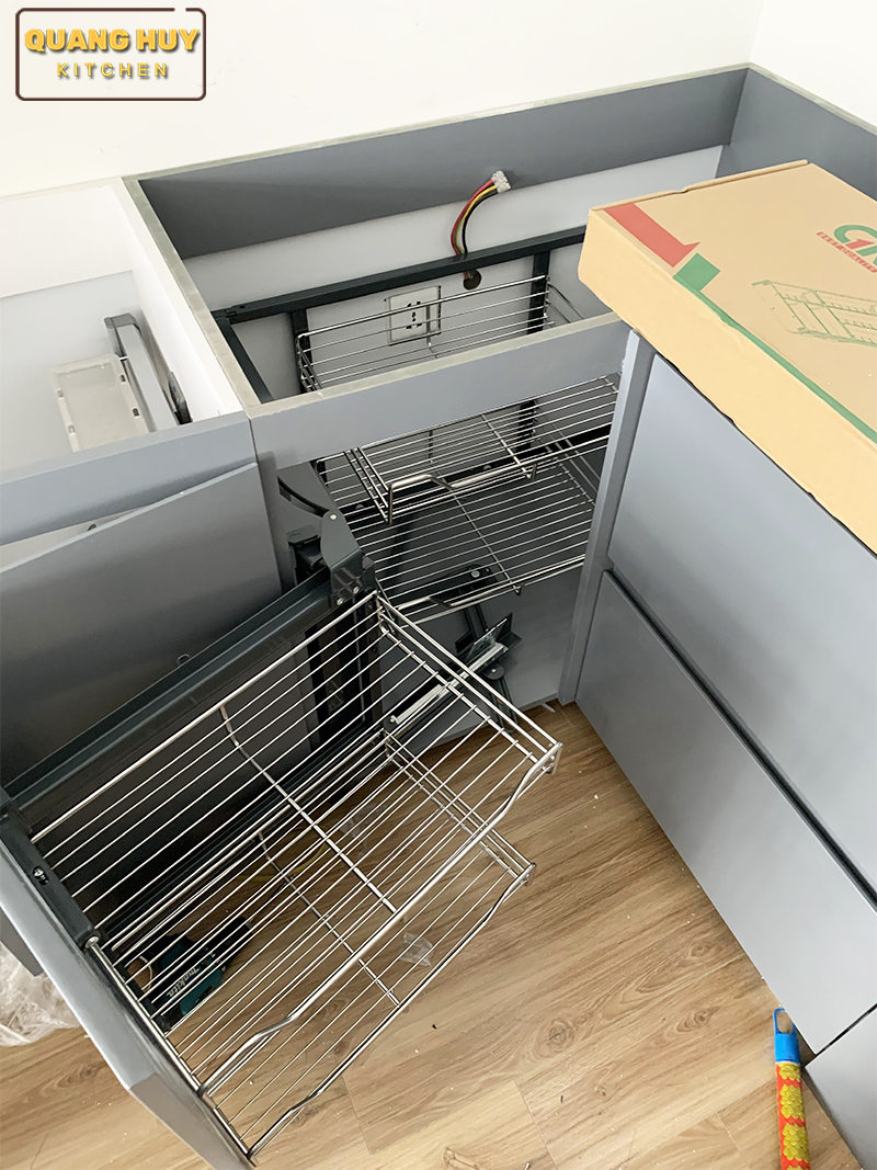 ke-goc-lien-hoan-inox-304-nan-tron-euplus