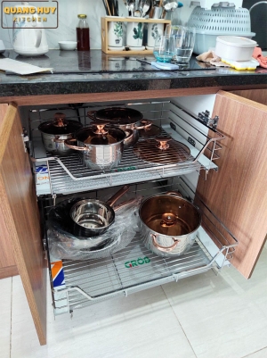 gia-de-xoong-noi-tu-duoi-inox-bong