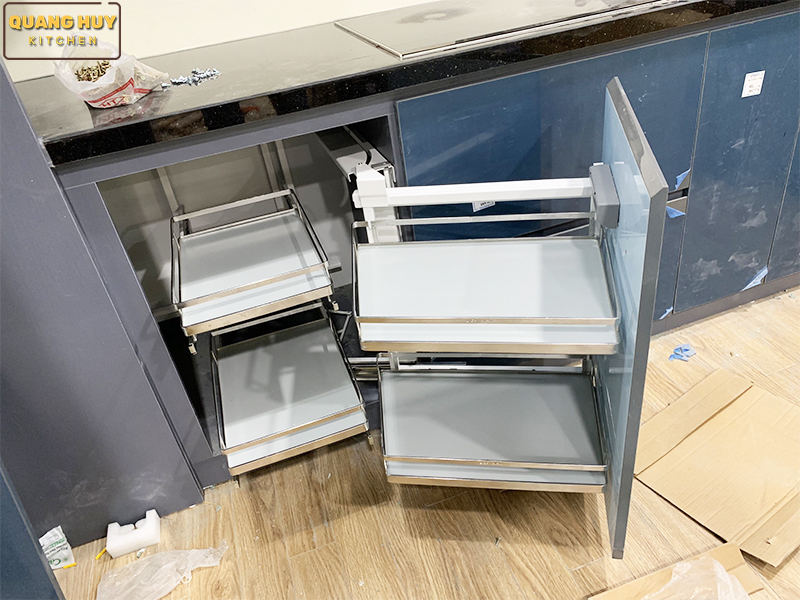 ke-goc-lien-hoan-inox-304-day-melamine