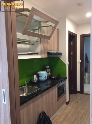 ke-up-chen-inox-chu-V danh-cho-tu-tren