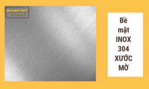 ke-up-chen-tren-bon-rua