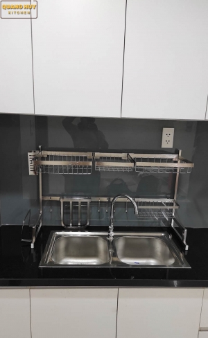 Ke-up-chen-tren-bon-rua-hinh-anh-thuc-te