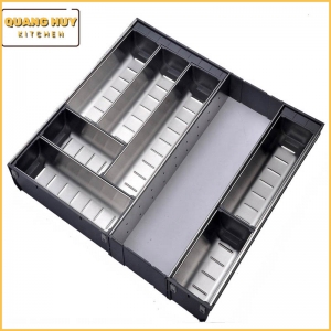 khay-chia-thia-dia-inox-304-trong-ngan-keo-tu-bep