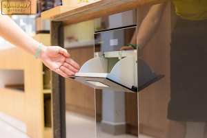 thung-gao-dien-tu-eurogold-mat-guong-mau-den