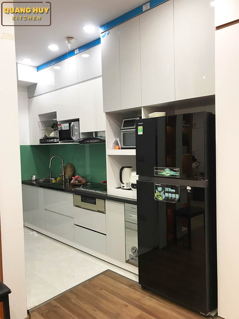 tu-bep-acrylic-bong-guong-an-cuong-9