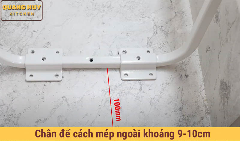 khoang-cach-chan-de-voi-thung-tu-khoang-9cm